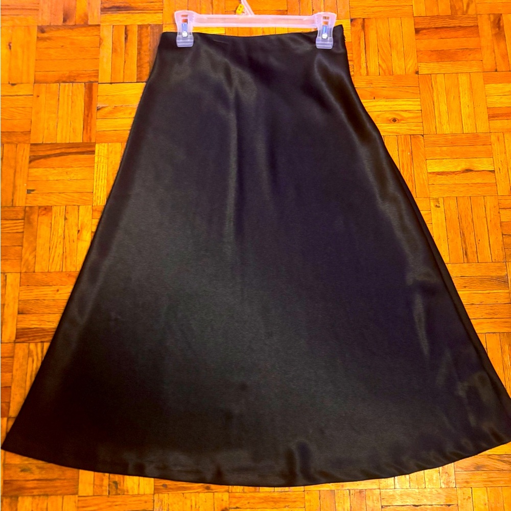Elegant Black Women's Skirt, size Xs, Suzy Shier